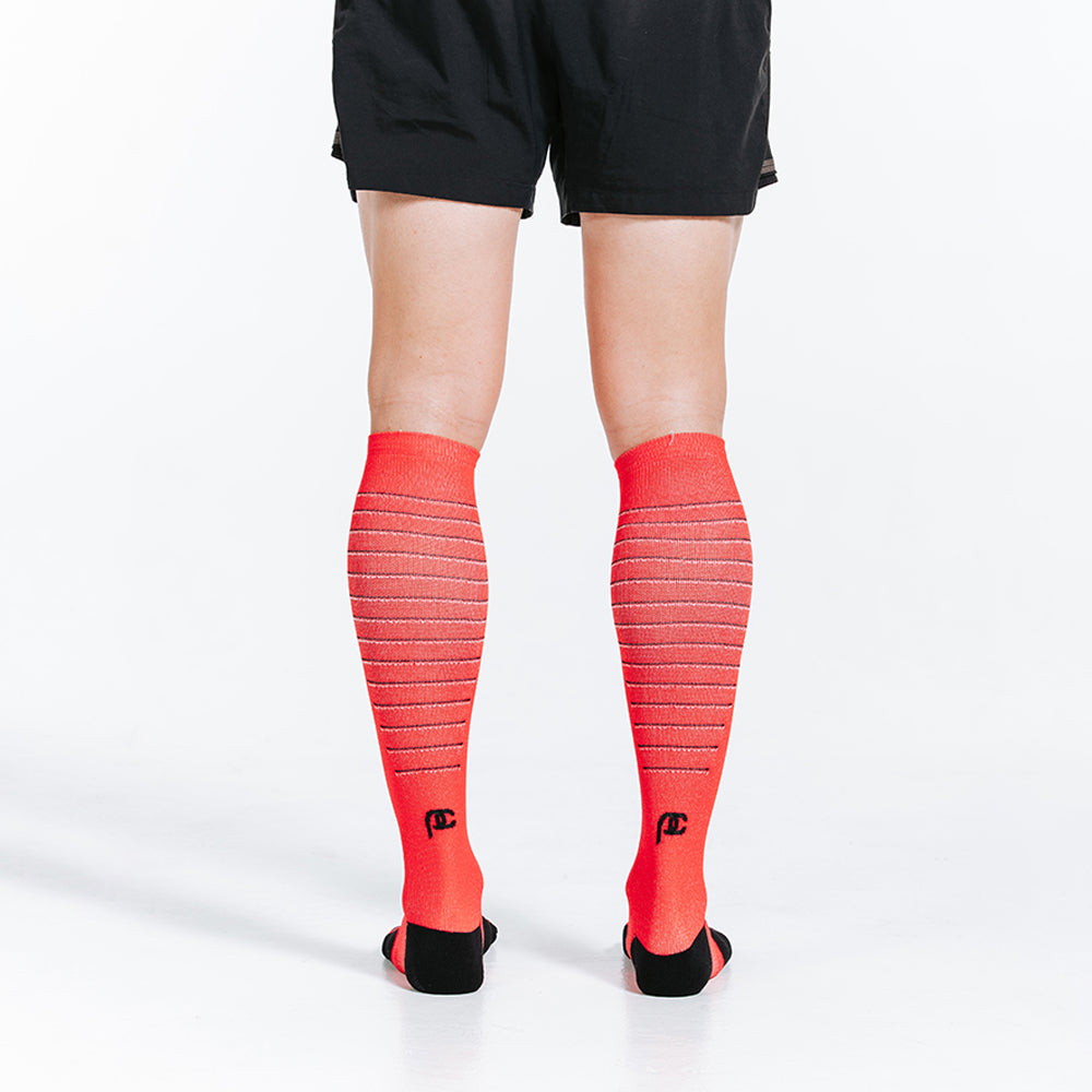 Elite, Red