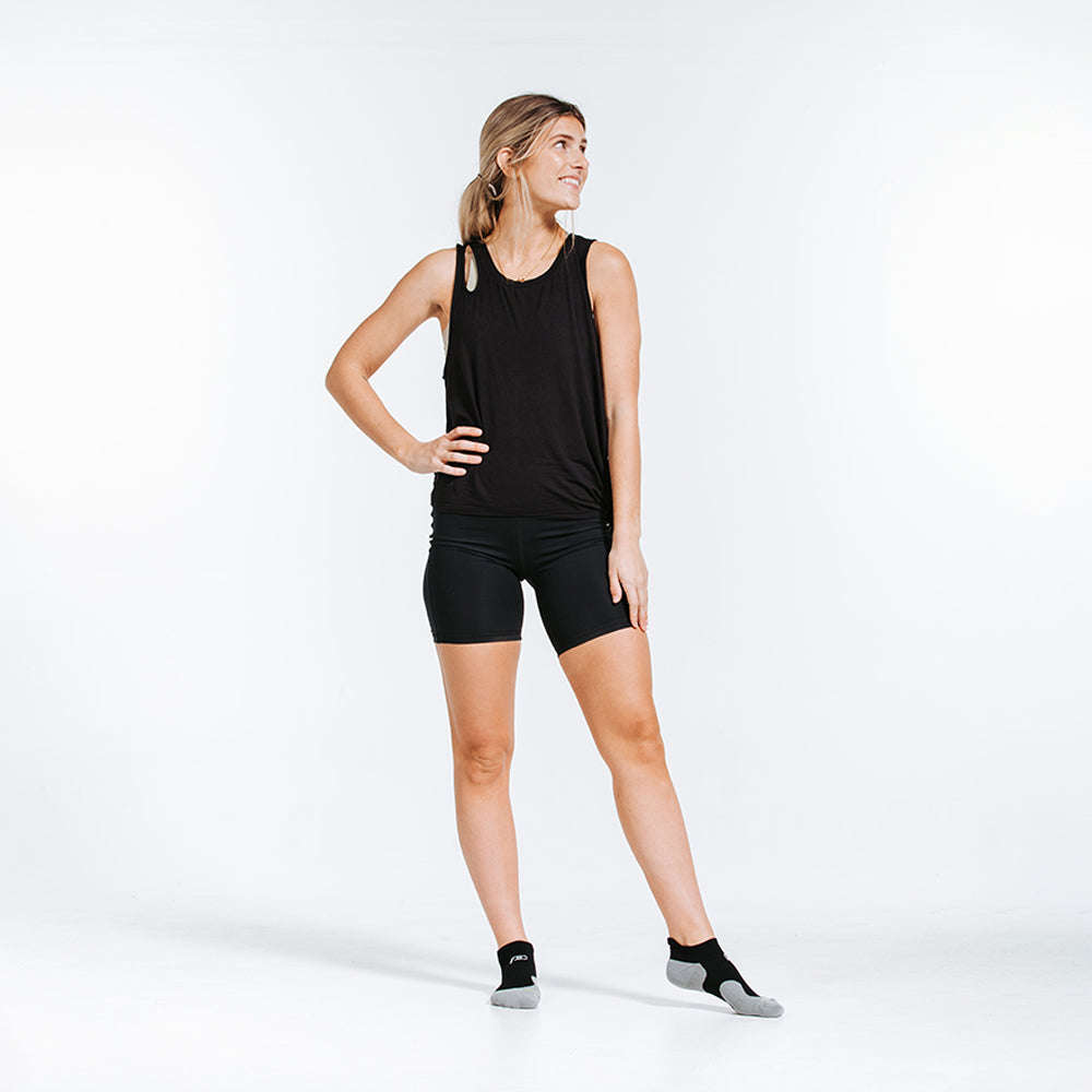 PRO Compression Trainer Low Tab socks in black | Ankle Compression Socks | Woman wearing socks