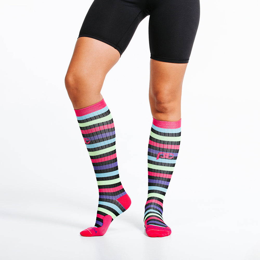 03122022-Knee-High-Compression-Socks-Marathon-Neon-Flash-2.jpg