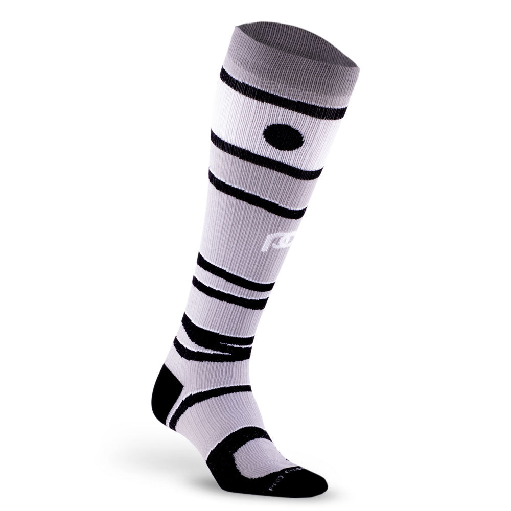 100622-Knee-High-Compression-Socks-Marathon-Mummy-1.jpg